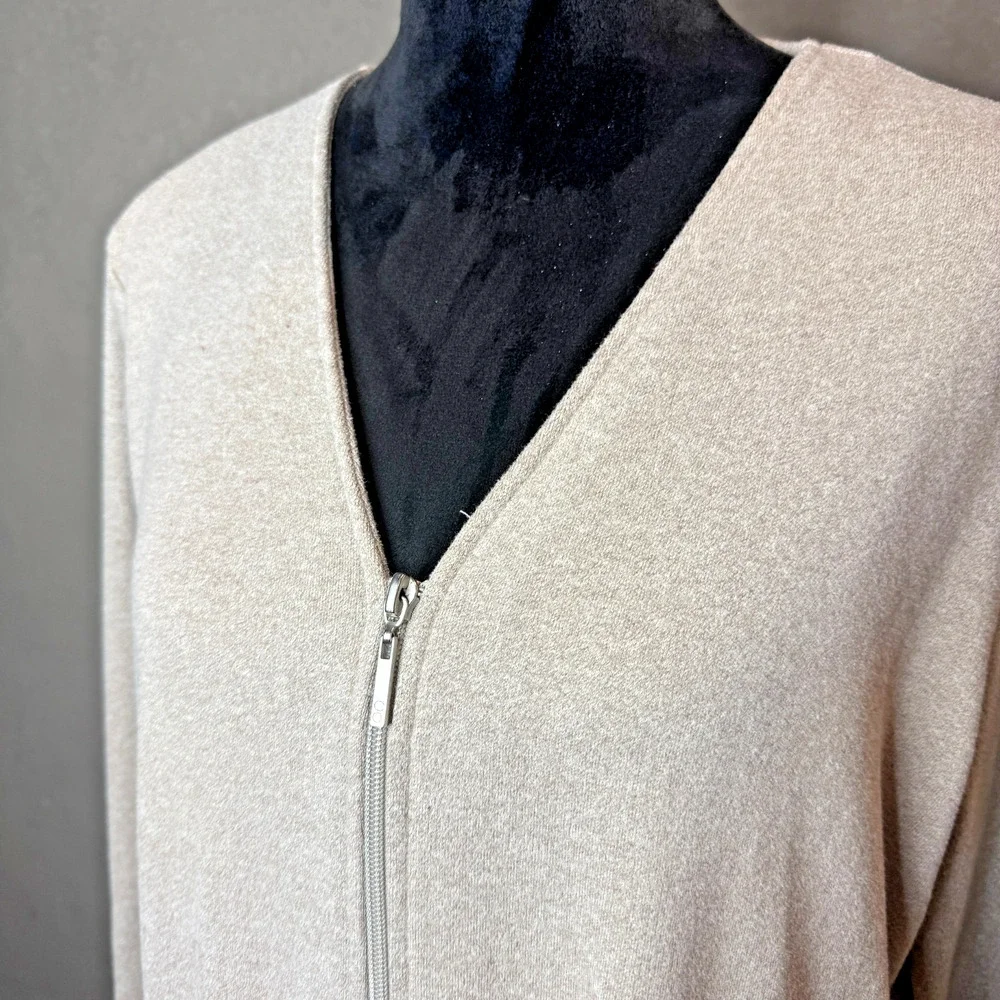 Company Ellen Tracy Zip Front Cardigan Sweater Women’s M Beige Soft Knit